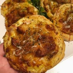A picture of 🍕 mini pizza poulet.