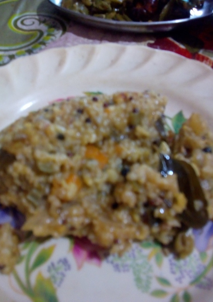 வரகு கிச்சடி (varagu khichadi recipe in tamil) செய்முறை முக்கிய புகைப்படம்
