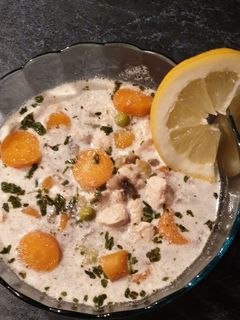 Tárkonyos csirkeragu leves recept fotója