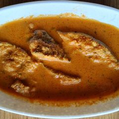 A picture of Fish curry (black pomfret).