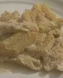 Fideos veganos con salsa de coliflor