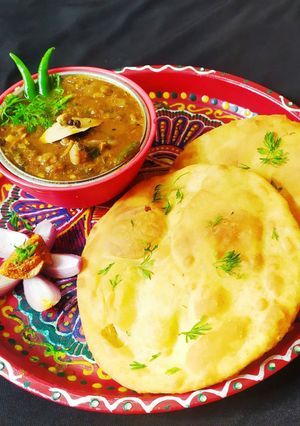छैना मिल्क का भटूरा(Chhena milk ka bhatura recipe in Hindi) रेसिपी मुख्य फोटो