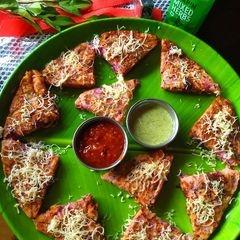 A picture of Leftover dosa batter sandwich.