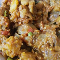 A picture of Baingan Aaloo Sabzi.