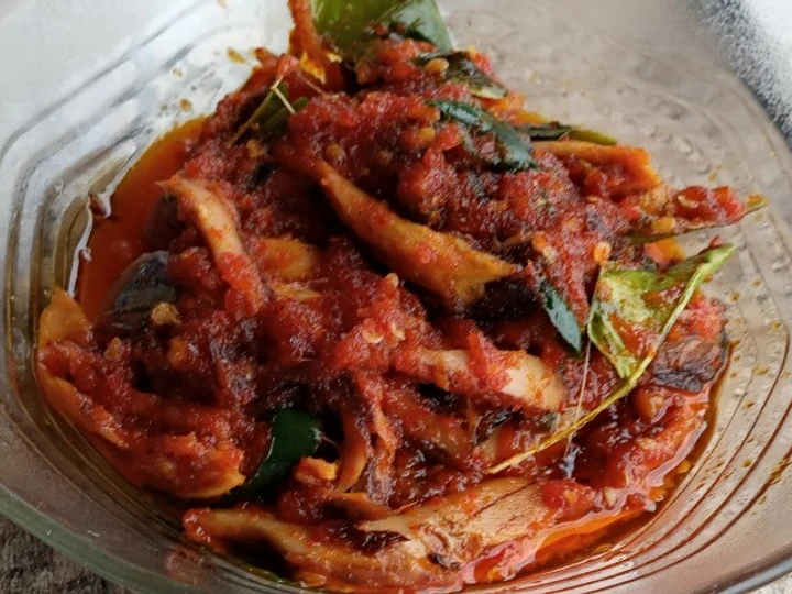 Cara Gampang Menyiapkan Resep Tongkol suir balado daun jeruk yang Menggugah Selera Anti Ribet, Mantap Sekali