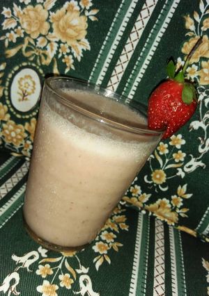 Foto resep Smoothie strawberry pisang mix kurma