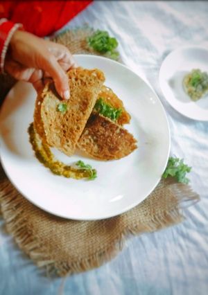 इंसटेंट फलाहारी डोसा(instant falahari dosa recipe in hindi) रेसिपी मुख्य फोटो