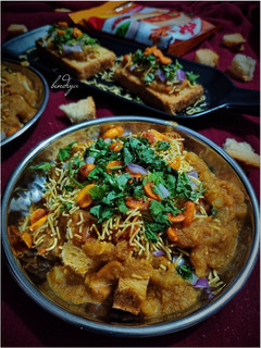 કચ્છી કડક (Kutchi Kadak Recipe In Gujarati) રેસીપી મુખ્ય ફોટો