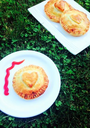A picture of Chicken & Vegetable Pie.
