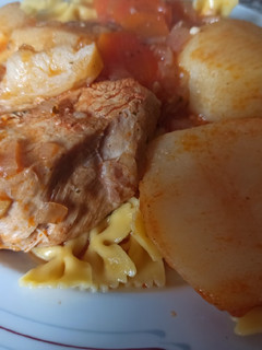 Una foto de Estofado de pollo en olla a presión
