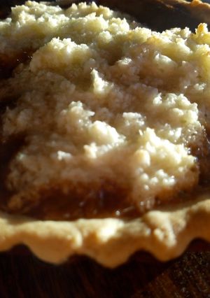 Una foto de Tartaleta de coco y dulce de leche