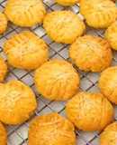 Crunchy cheese cookies