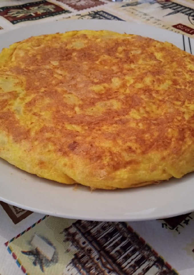 Una foto de ✅🗣📢 Tortilla de Patata (Con muy poco aceite) 🥔🥚