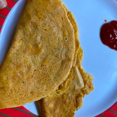 A picture of Besan chilla.