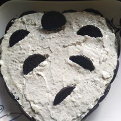 A picture of Cookie cream cake.