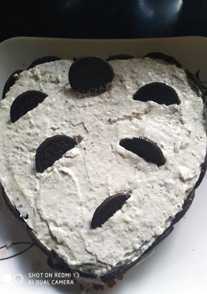 A picture of Cookie cream cake.