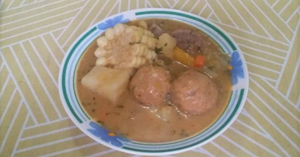 Consomé o caldo de pollo Ecuatoriano Receta de Taty Zambrano- Cookpad