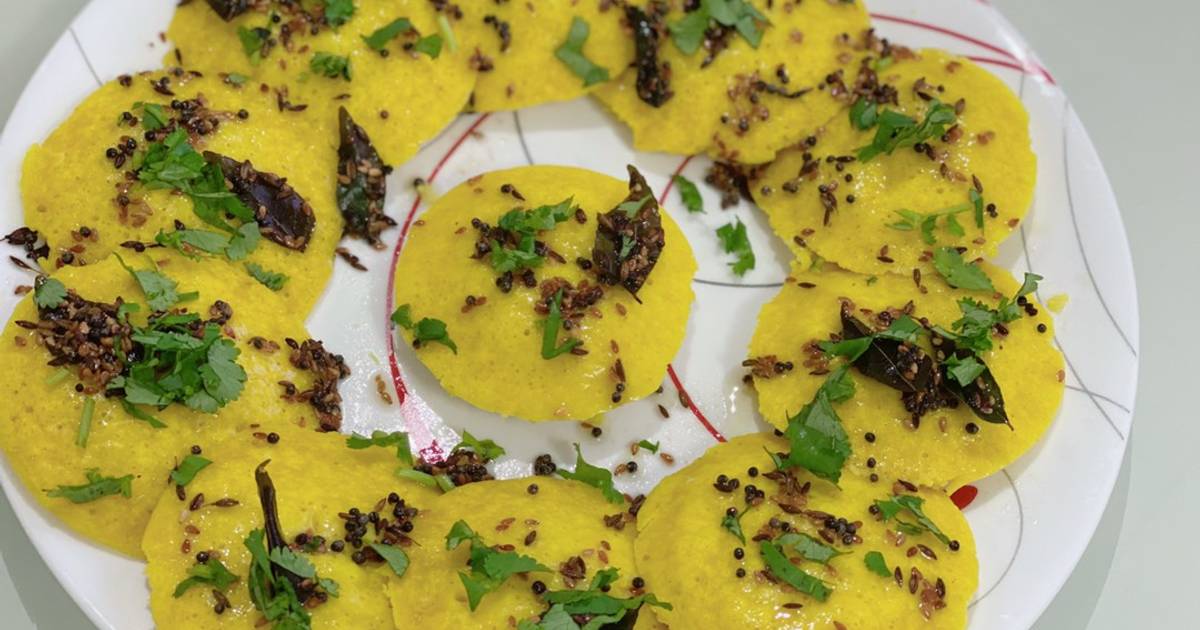 Instant besan idli dhokla Recipe by Hemali Parmar - Cookpad