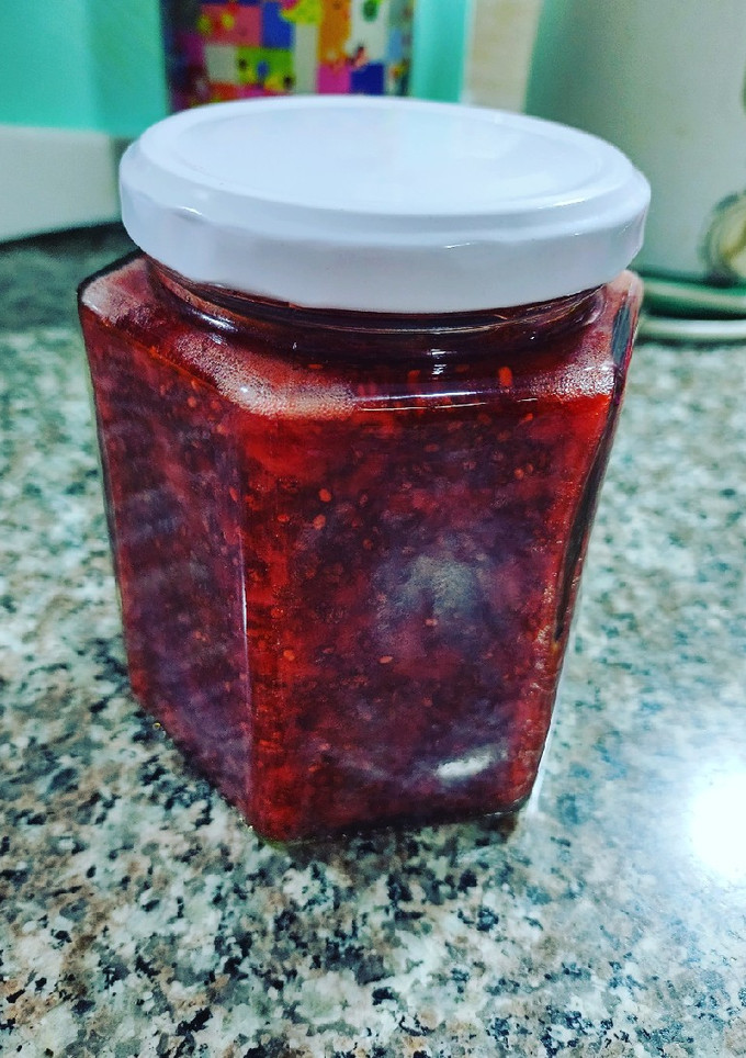 Una foto de ~Mermelada de frutilla sin azúcar 🍓🍓🍓~