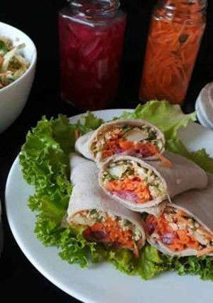 कुट्टू आटा रैप विद क्विनोआ फीलिंग (Buckwheat quinoa wrap) रेसिपी मुख्य फोटो