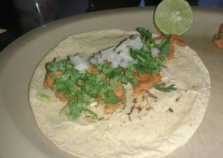 Tacos de bistec tipo pastor