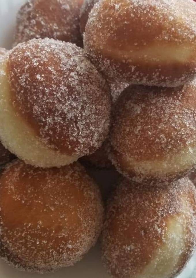 Пампушки пісні на мінеральній воді