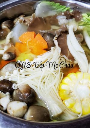 Hình của món Lẩu nấm chay thập cẩm.