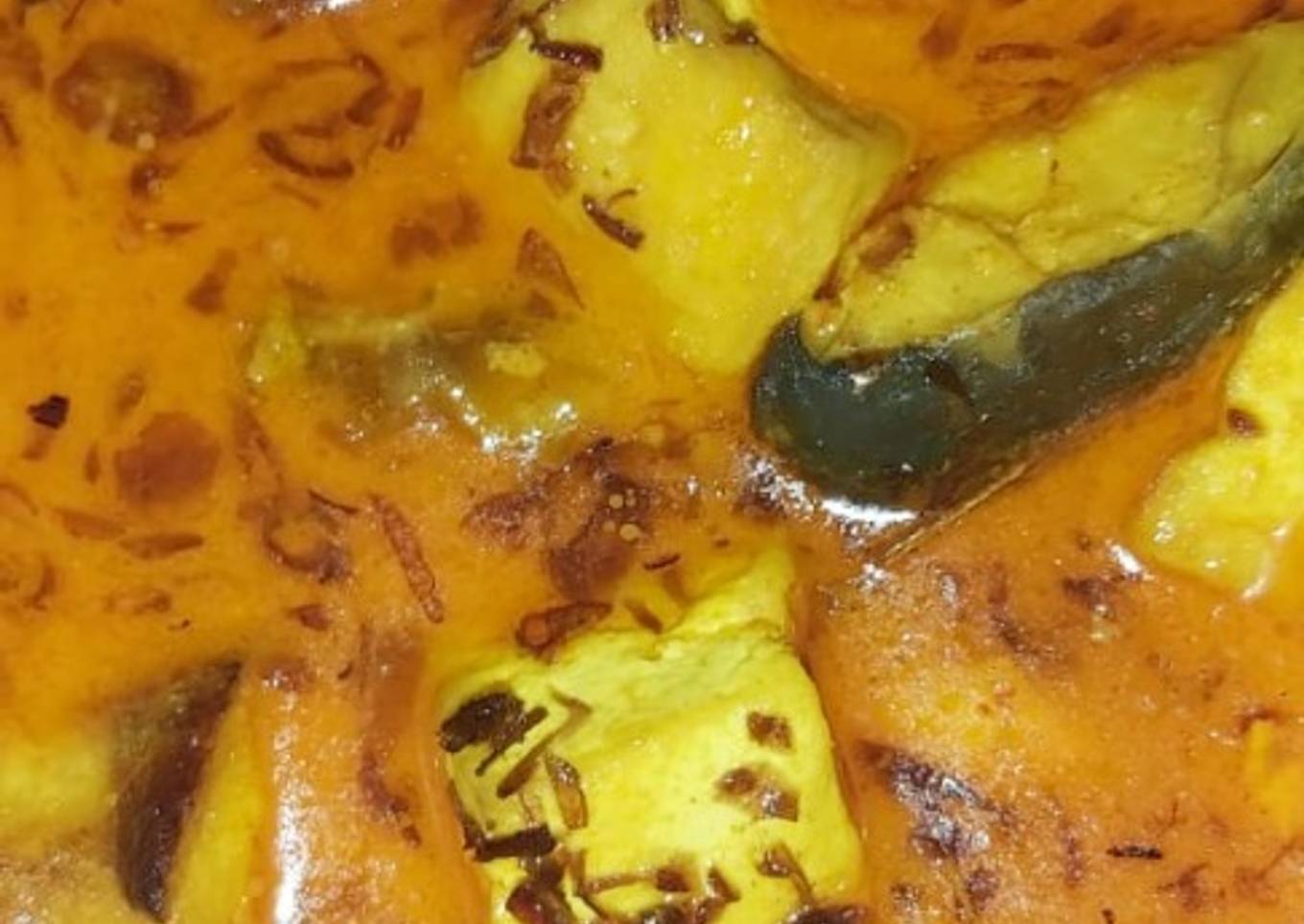 Ikan Pari Asap Plus Tahu Masak Santan