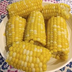 A picture of Boiled Sweet Corn.