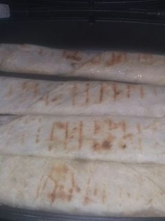 صورة لوصفة شاورما مع سلطات وتبوله
