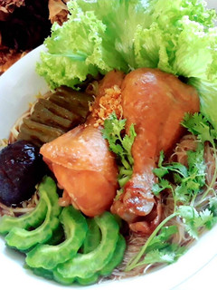 A picture of Kway Teow Kai Tun Mara / Thai Braised Chicken Noodle Soup With Bitter Melon.