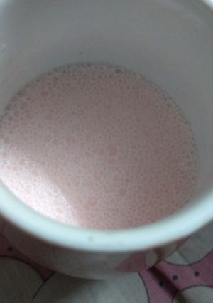 रोज मिल्क शेक(rose milshake recipe in hindi) रेसिपी मुख्य फोटो
