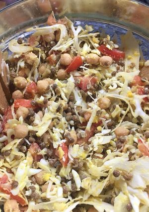 Una foto de Una rica ensalada y nutritiva