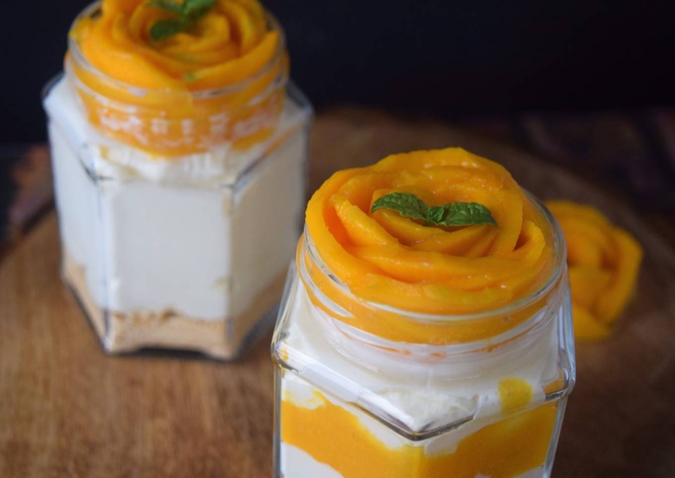 No bake mango cheesecake jars