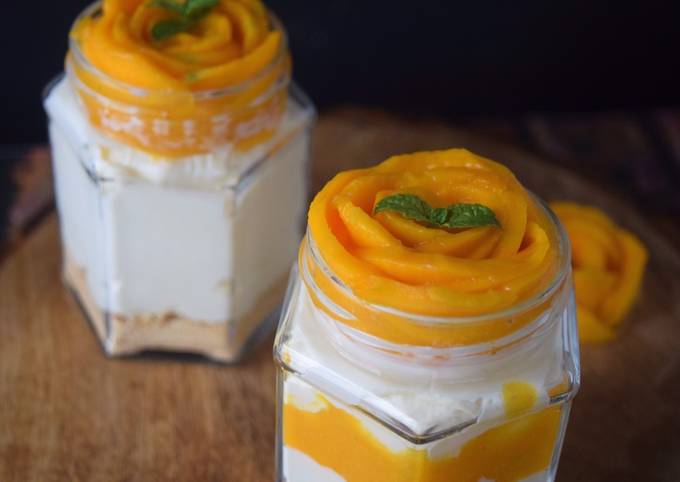 No bake mango cheesecake jars