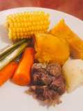 • Puchero de Carne~