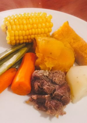 Una foto de • Puchero de Carne~
