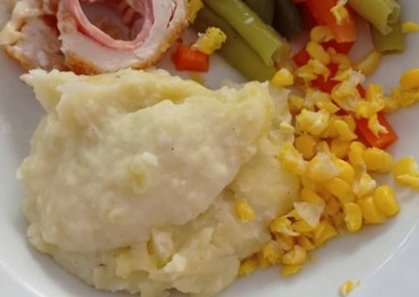 Chicken Cordon Bleu with mashed potato