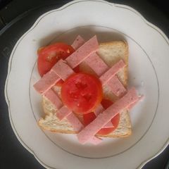 A picture of Tomato and brawn sandwich_localfoodcontest_nairobi west.