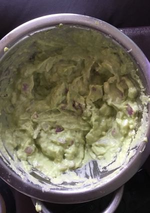 Una foto de Salsa de palta con cebolla 🧅