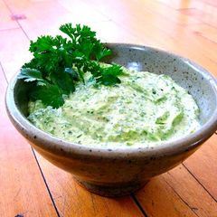 A picture of Green mayonnaise.