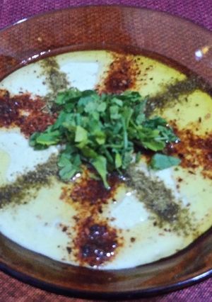 A picture of Hummus with Tahini.