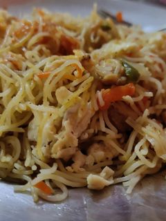 এগ চিকেন নুডুলস (egg chicken noodles recipe in Bengali) রেসিপির প্রধান ছবি