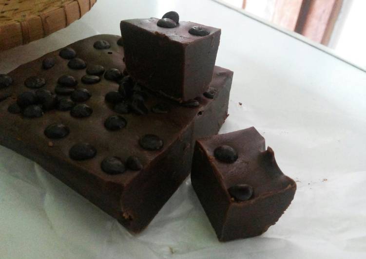 Simple Chocolate Fudge