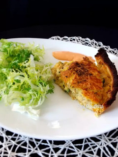 Una foto de Quiche de marisco y verduras con pan de molde