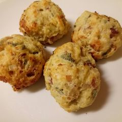 A picture of Pancetta stuffing balls 🎄.