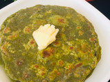 પાલક પરાઠા (Palak Paratha Recipe In Gujarati)