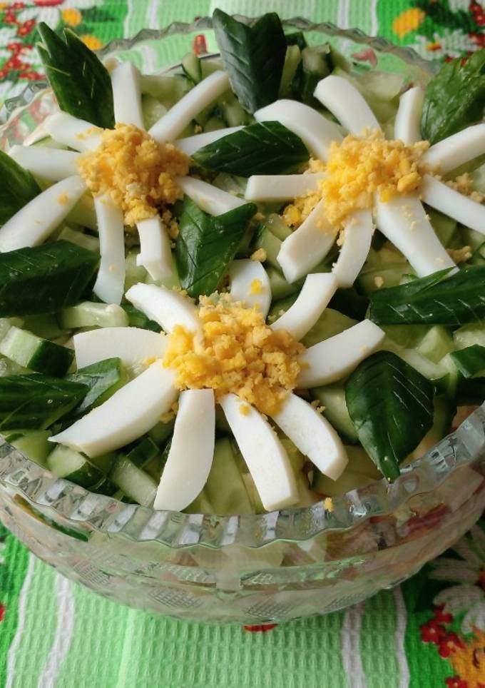 Салат "Ромашки" з гречкою, кабачком і яйцями😋