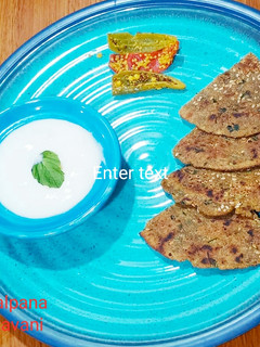 તલ અને કોથમીર ના થેપલા (Til Kothmir Thepla Recipe In Gujarati) રેસીપી મુખ્ય ફોટો