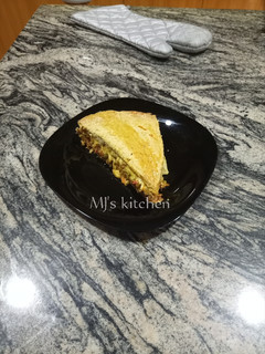 A picture of Chicken veggie pie.
